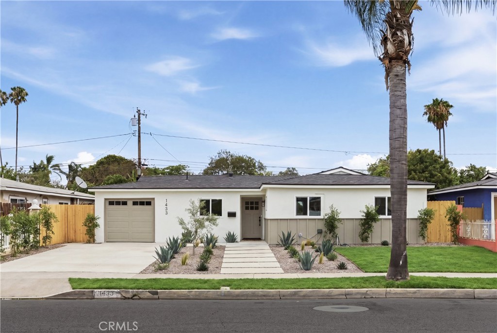 1433 W Saint Andrew