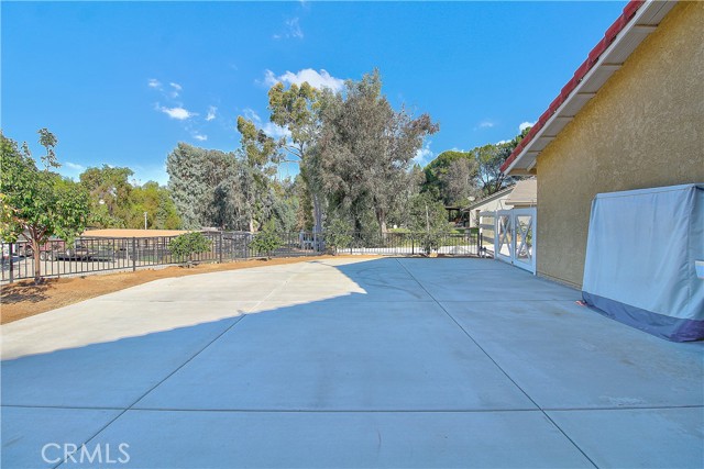 18687 Chickory Drive, Riverside CA: https://media.crmls.org/medias/b59de365-1bc6-4ae0-b9db-8ee04dda7029.jpg