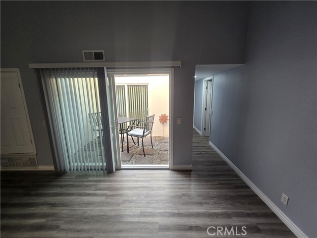 16263 Tokay Street, Victorville CA: https://media.crmls.org/medias/b59dff3e-d69a-491d-b81a-16dc997b934f.jpg