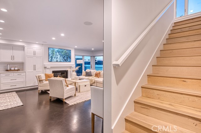 Detail Gallery Image 10 of 22 For 2709 Cove St, Corona Del Mar,  CA 92625 - 3 Beds | 2/1 Baths