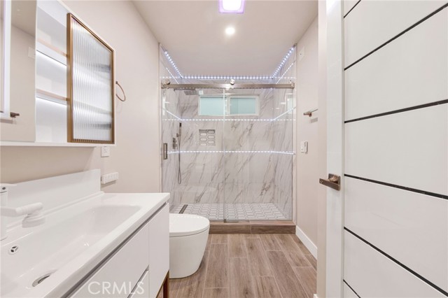 14625 Runnymede Street, Van Nuys CA: https://media.crmls.org/medias/b59ebb5f-5d1d-4265-9363-107621b0b53b.jpg