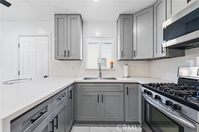 Detail Gallery Image 15 of 33 For 1118 E 77th, Los Angeles,  CA 90001 - 2 Beds | 1 Baths