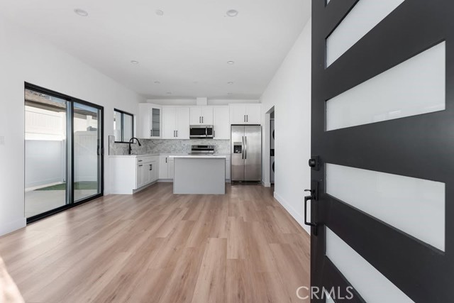 Detail Gallery Image 11 of 22 For 19952 1/2 Archwood St, Winnetka,  CA 91306 - 1 Beds | 1 Baths