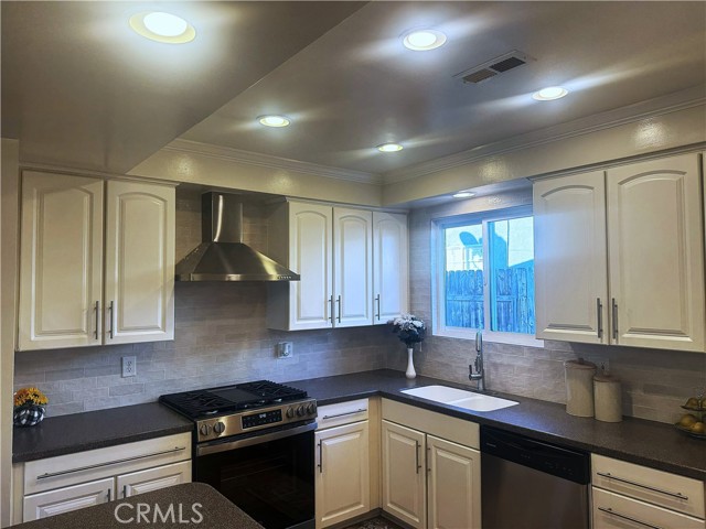 Detail Gallery Image 6 of 27 For 1601 Sansinena Ln, La Habra,  CA 90631 - 3 Beds | 2 Baths
