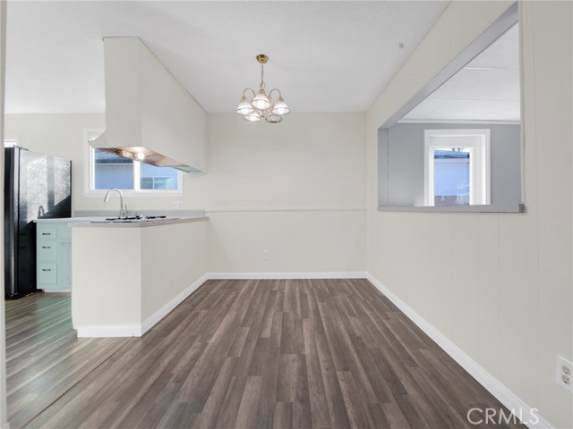 Detail Gallery Image 25 of 53 For 6215 Glide Ave, Woodland Hills,  CA 91367 - 4 Beds | 3 Baths