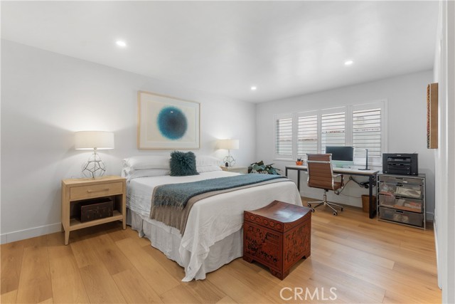 304 Larkspur Avenue, Corona del Mar CA: https://media.crmls.org/medias/b5a131f1-273e-4df4-bda2-57c89616030d.jpg