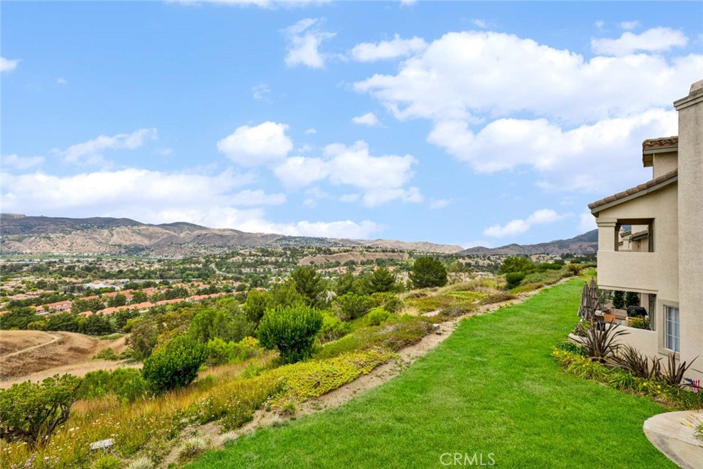 https://media.crmls.org/medias/b5a15caa-72ea-446a-878e-fb270aba3564.jpg?preset=X-Large