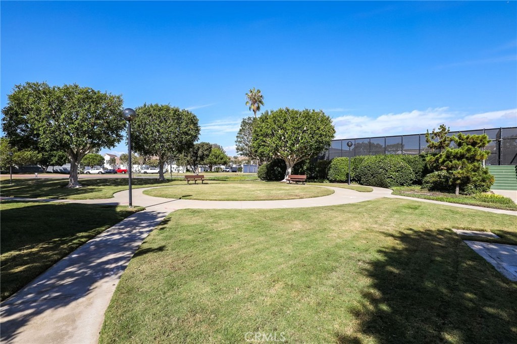 MLS #OC25058054 img 4