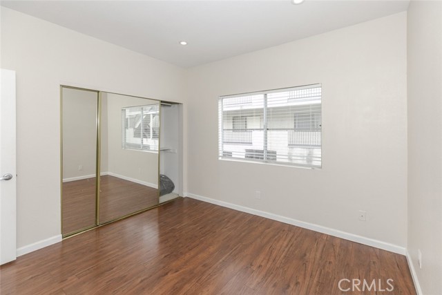 620 N 6th Street, Burbank CA: https://media.crmls.org/medias/b5a28f28-b39d-41a8-a8af-f112535bc588.jpg