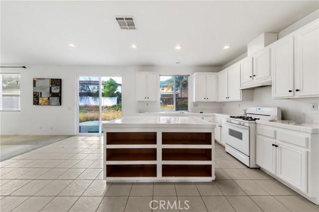 Detail Gallery Image 8 of 45 For 31824 Palm Vista Ct, Menifee,  CA 92584 - 3 Beds | 2/1 Baths