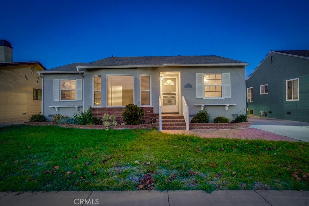4250 Deeboyar Avenue, Lakewood, CA 90712
