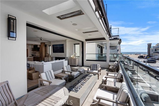 112 30th Street, Newport Beach CA: https://media.crmls.org/medias/b5a3e8a5-5d44-4bf8-963f-068f4d619000.jpg