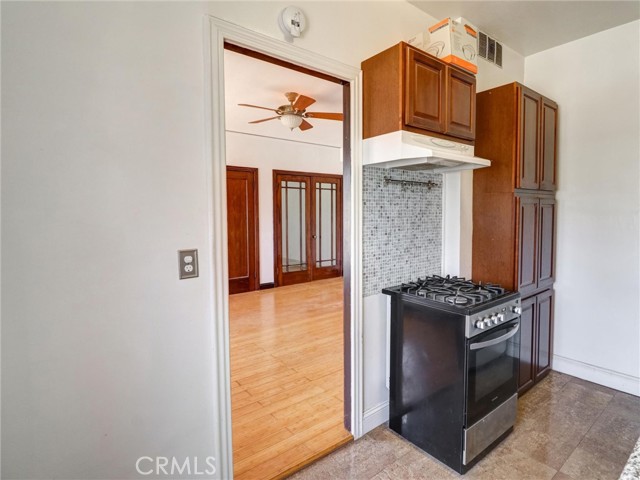 1030 East Ocean Boulevard, Long Beach CA: https://media.crmls.org/medias/b5a466a9-c363-42f3-84ef-7d51cee05a88.jpg