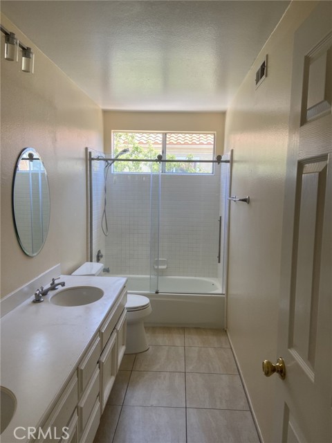 Detail Gallery Image 13 of 17 For 14 Montage, Irvine,  CA 92614 - 4 Beds | 2/1 Baths