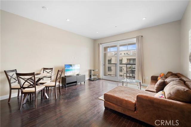 611 Caruso Avenue, Glendale CA: https://media.crmls.org/medias/b5a577d4-2009-497c-aa4c-f13b943613d1.jpg