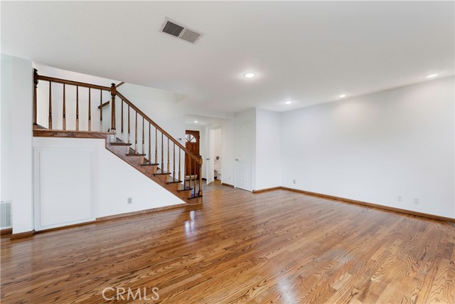 Detail Gallery Image 7 of 34 For 4425 E 5th a,  Long Beach,  CA 90814 - 3 Beds | 2/1 Baths