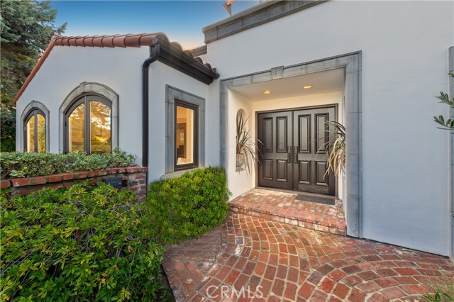 Detail Gallery Image 3 of 45 For 17153 Adlon Rd, Encino,  CA 91436 - 5 Beds | 5/1 Baths