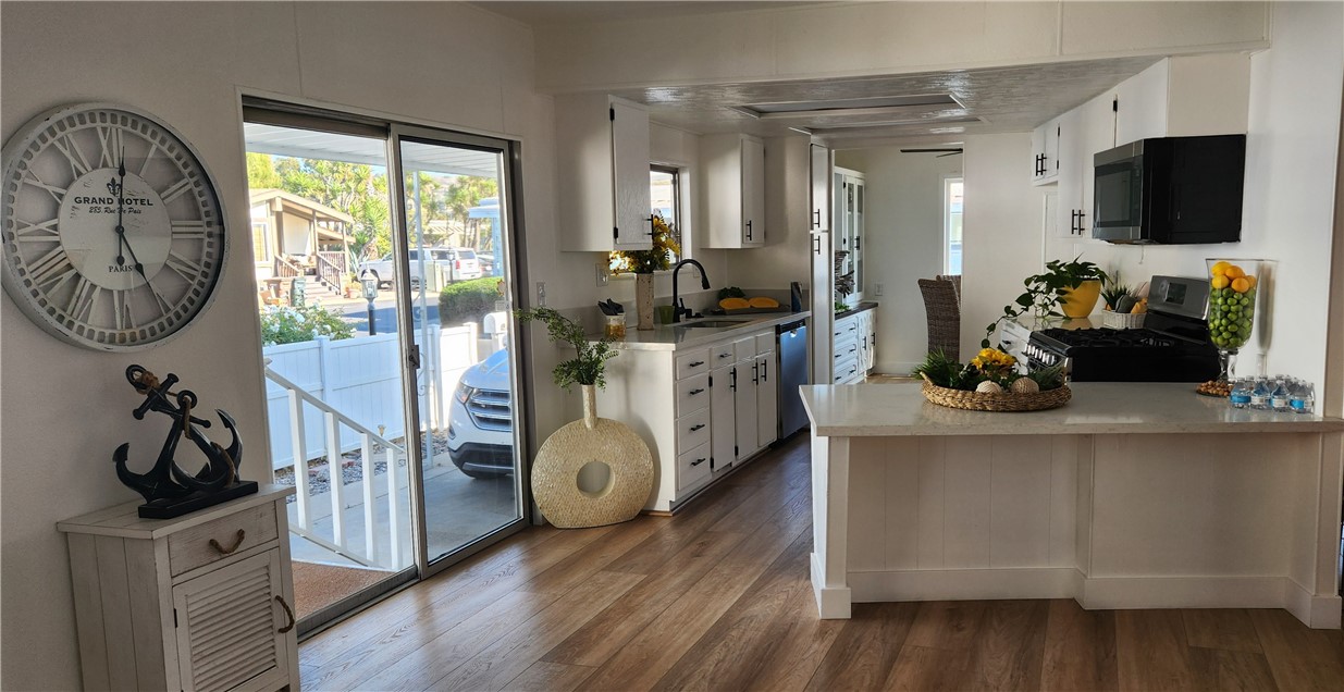 Detail Gallery Image 2 of 21 For 32302 Alipaz St #113,  San Juan Capistrano,  CA 92675 - 2 Beds | 2 Baths