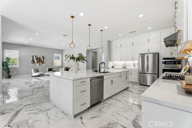 Detail Gallery Image 21 of 75 For 17721 Ridgeline Ct, Saugus,  CA 91350 - 4 Beds | 4 Baths