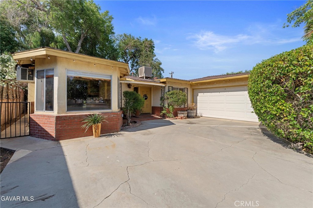 1333 E Avenue R4
