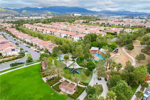 12 Starflower, Lake Forest CA: https://media.crmls.org/medias/b5a8cfb4-15a1-4d3e-8a8e-ab16d7d03522.jpg