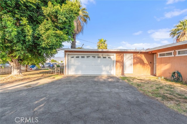 Detail Gallery Image 2 of 30 For 645 E King St, Rialto,  CA 92376 - 4 Beds | 2 Baths