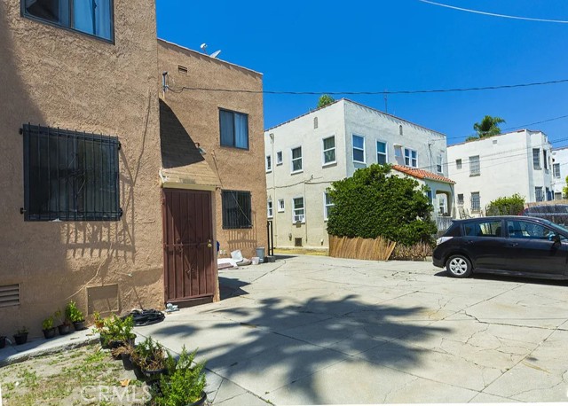 Detail Gallery Image 20 of 20 For 1082 S Redondo Bld, Los Angeles,  CA 90019 - 3 Beds | 2 Baths