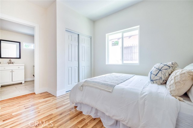 123 W 56th Street, Los Angeles CA: https://media.crmls.org/medias/b5aa84a4-a2e7-4884-b3f1-f39e1af44d7d.jpg
