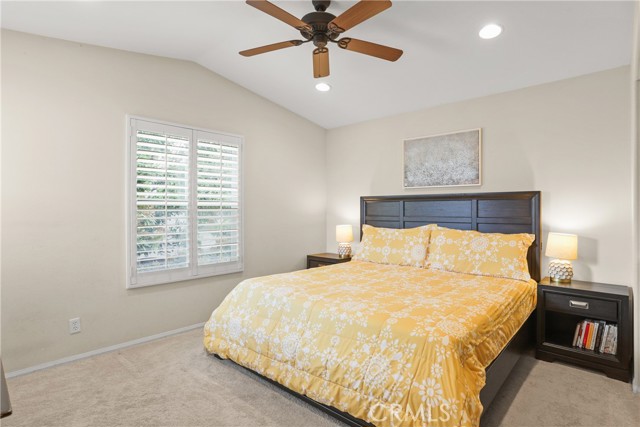 18 New Season, Irvine CA: https://media.crmls.org/medias/b5aafc9a-6d52-497c-acd7-7fd518044a6d.jpg