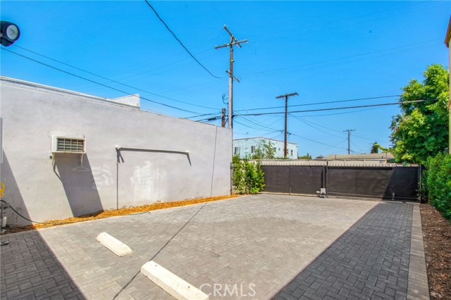 Detail Gallery Image 12 of 13 For 5512 Long Beach #B,  Long Beach,  CA 90805 - 2 Beds | 1 Baths