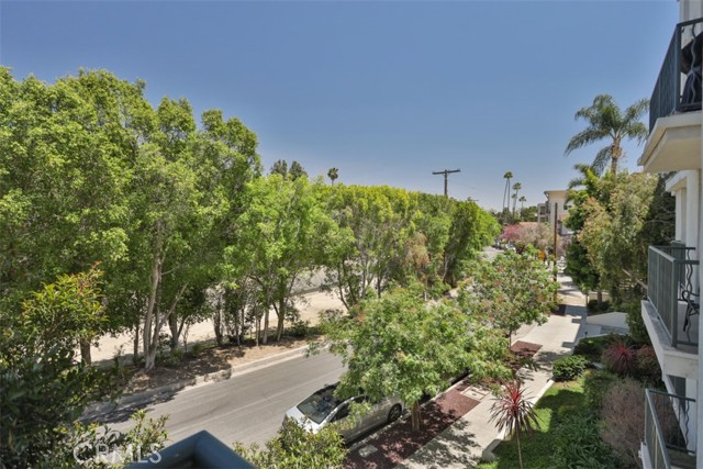 Detail Gallery Image 31 of 43 For 13030 Valleyheart Drive #101,  Studio City,  CA 91604 - 2 Beds | 2/1 Baths