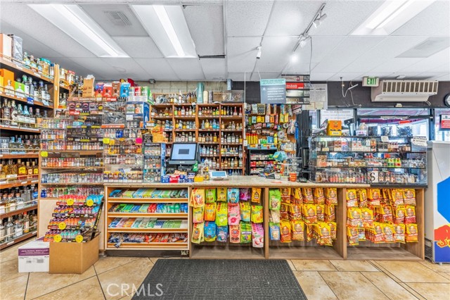 3200 Mission Avenue, Oceanside CA: https://media.crmls.org/medias/b5ac3cd3-ebee-4261-b178-b134e1e1e966.jpg
