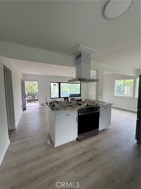 Detail Gallery Image 7 of 13 For 1624 York Dr, Vista,  CA 92084 - 3 Beds | 2 Baths
