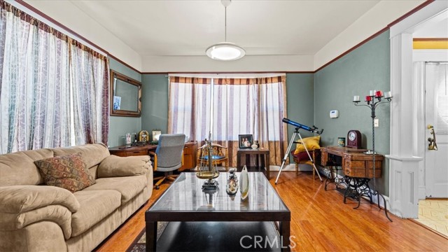1099 W Congress Street, San Bernardino CA: https://media.crmls.org/medias/b5ac94c4-86ad-40e7-bcd9-08ee4dd99487.jpg
