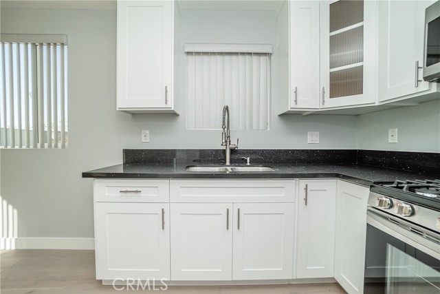 531 W 80TH, Los Angeles CA: https://media.crmls.org/medias/b5acc824-da18-4ca9-978e-17a4fcc2df70.jpg