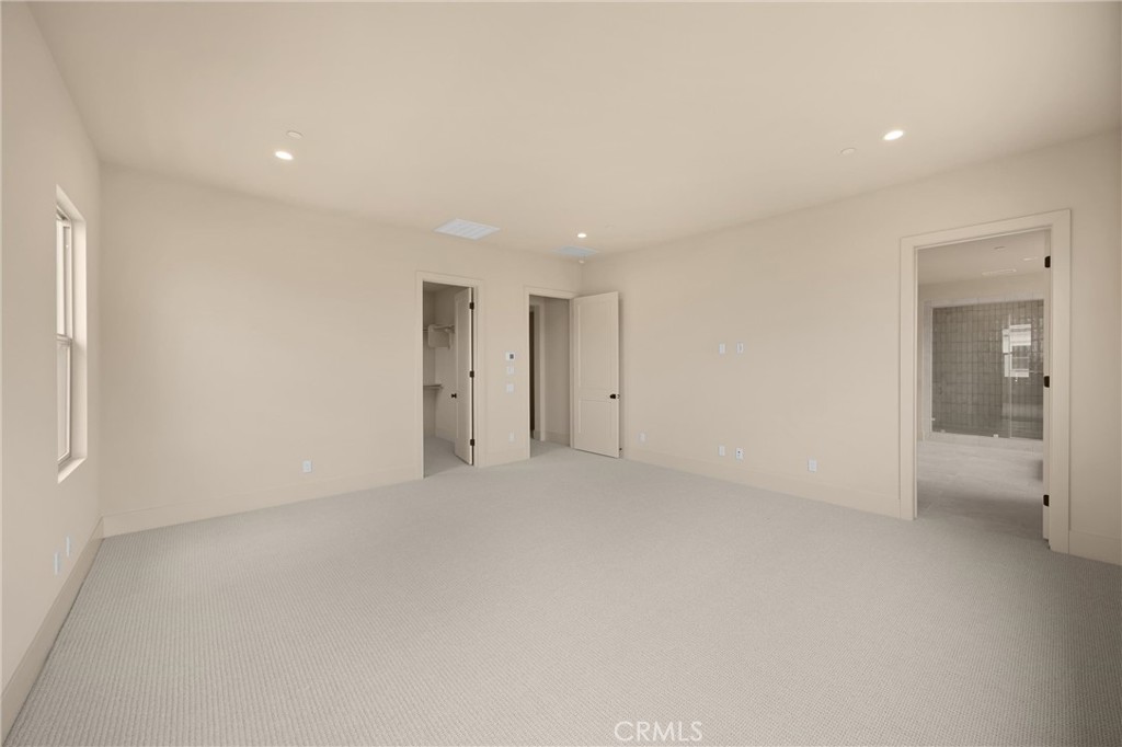 https://media.crmls.org/medias/b5ad9907-1705-4c7b-b70a-8e4361b62f29.jpg?preset=X-Large
