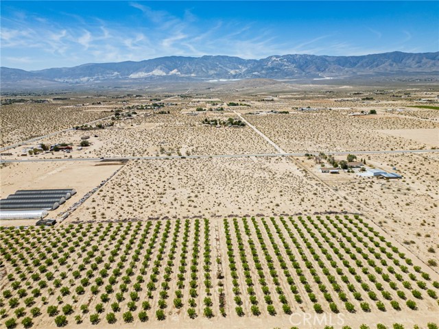 34700 Rabbit Springs Road, Lucerne Valley CA: https://media.crmls.org/medias/b5adf897-811e-4d9b-ace8-f8a3d0ae9150.jpg