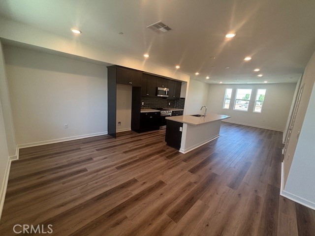 552 Via San Felipe, Camarillo CA: https://media.crmls.org/medias/b5ae4631-7731-49e5-8c32-311fcc1050f0.jpg