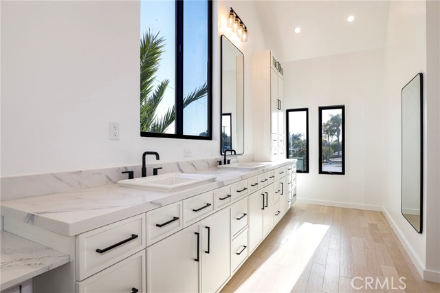 Detail Gallery Image 42 of 59 For 5633 E Deborah St, Long Beach,  CA 90815 - 5 Beds | 4 Baths