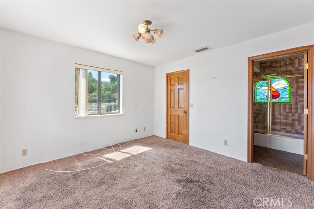 21998 Strawberry Lane, Canyon Lake CA: https://media.crmls.org/medias/b5af034e-bacc-4363-8035-09007117d022.jpg