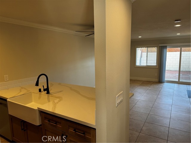 Detail Gallery Image 5 of 23 For 16582 Jib Cir #3,  Huntington Beach,  CA 92649 - 2 Beds | 2/1 Baths