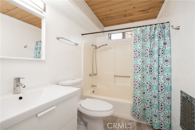 Detail Gallery Image 6 of 21 For 2064 9th Ln, Big Bear City,  CA 92314 - 2 Beds | 1 Baths