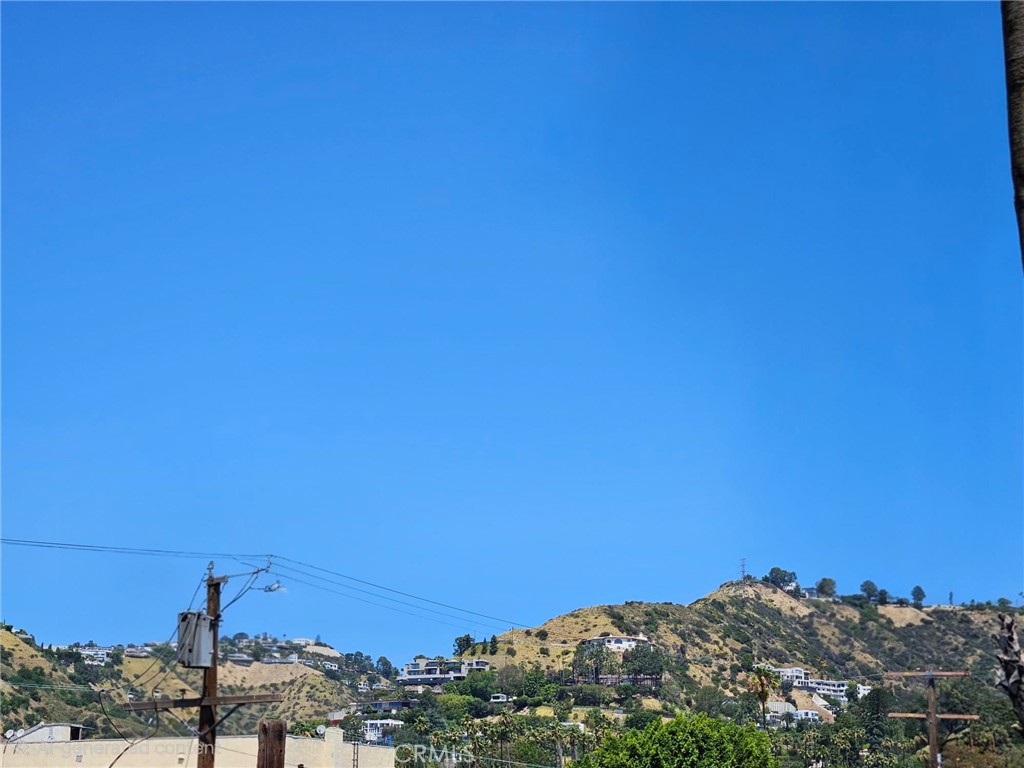 https://media.crmls.org/medias/b5b01f7e-410c-444c-ac46-e2a037d2e7b0.jpg?preset=X-Large
