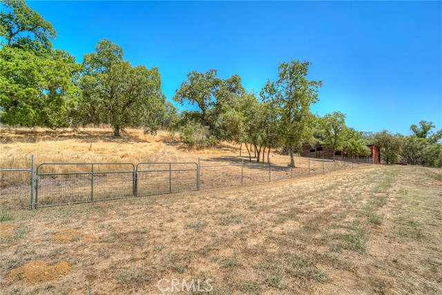 6060 Miners Ranch Road, Oroville CA: https://media.crmls.org/medias/b5b19606-ede3-4c02-a5c5-b5a43d255d81.jpg