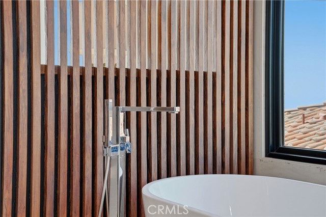 Detail Gallery Image 14 of 72 For 5108 Gordon Ln, San Diego,  CA 92109 - 4 Beds | 5/1 Baths