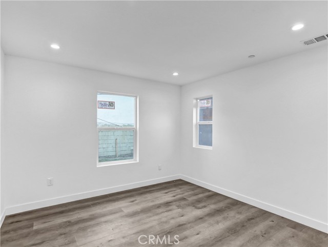 Detail Gallery Image 6 of 27 For 1231 1/2 S Rowan Ave #1/2,  Los Angeles,  CA 90023 - 4 Beds | 4 Baths