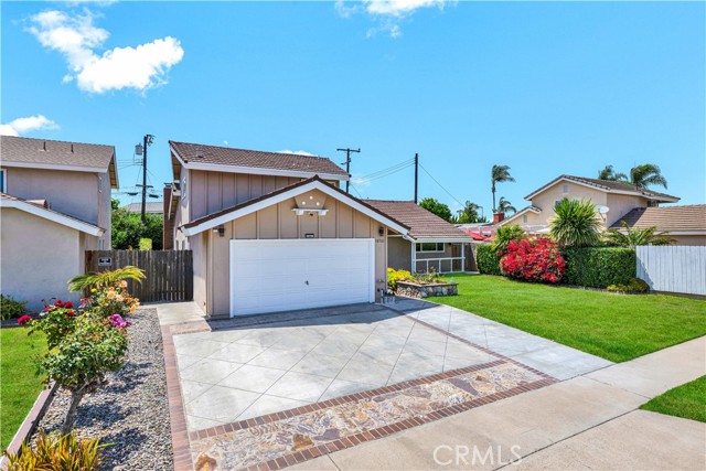 16761 Montclair Lane, Huntington Beach CA: https://media.crmls.org/medias/b5b29b87-3cf1-4ecb-a0db-d72f647f20bf.jpg