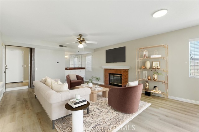 17826 Osage Avenue, Torrance CA: https://media.crmls.org/medias/b5b313e2-d2ad-4c81-8aa4-02f8d7a67059.jpg