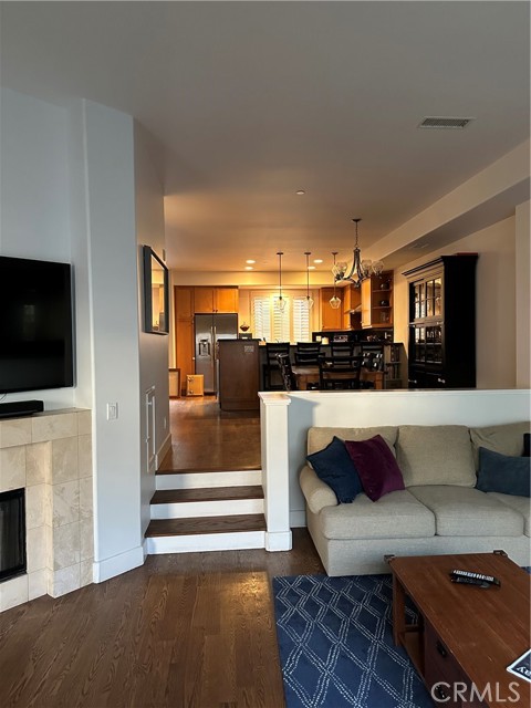 305 Kansas Street, El Segundo CA: https://media.crmls.org/medias/b5b3b0d7-e1da-4cb7-9b34-c69b791fbf3d.jpg