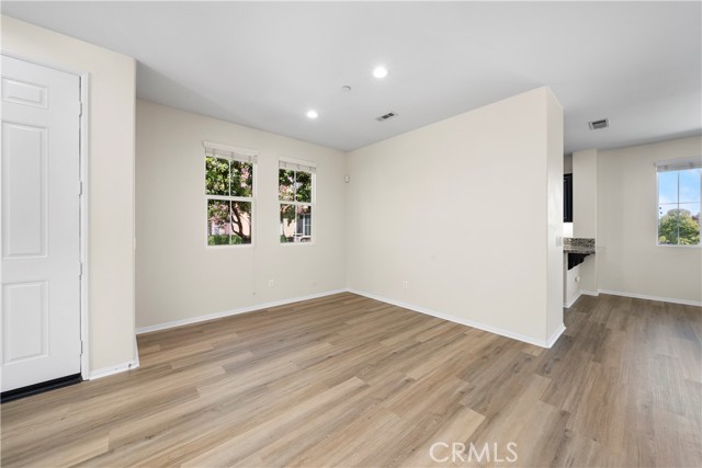 8022 Cresta Bella Road, Rancho Cucamonga CA: https://media.crmls.org/medias/b5b3b820-412a-4d2c-9b09-25aa2b06e584.jpg